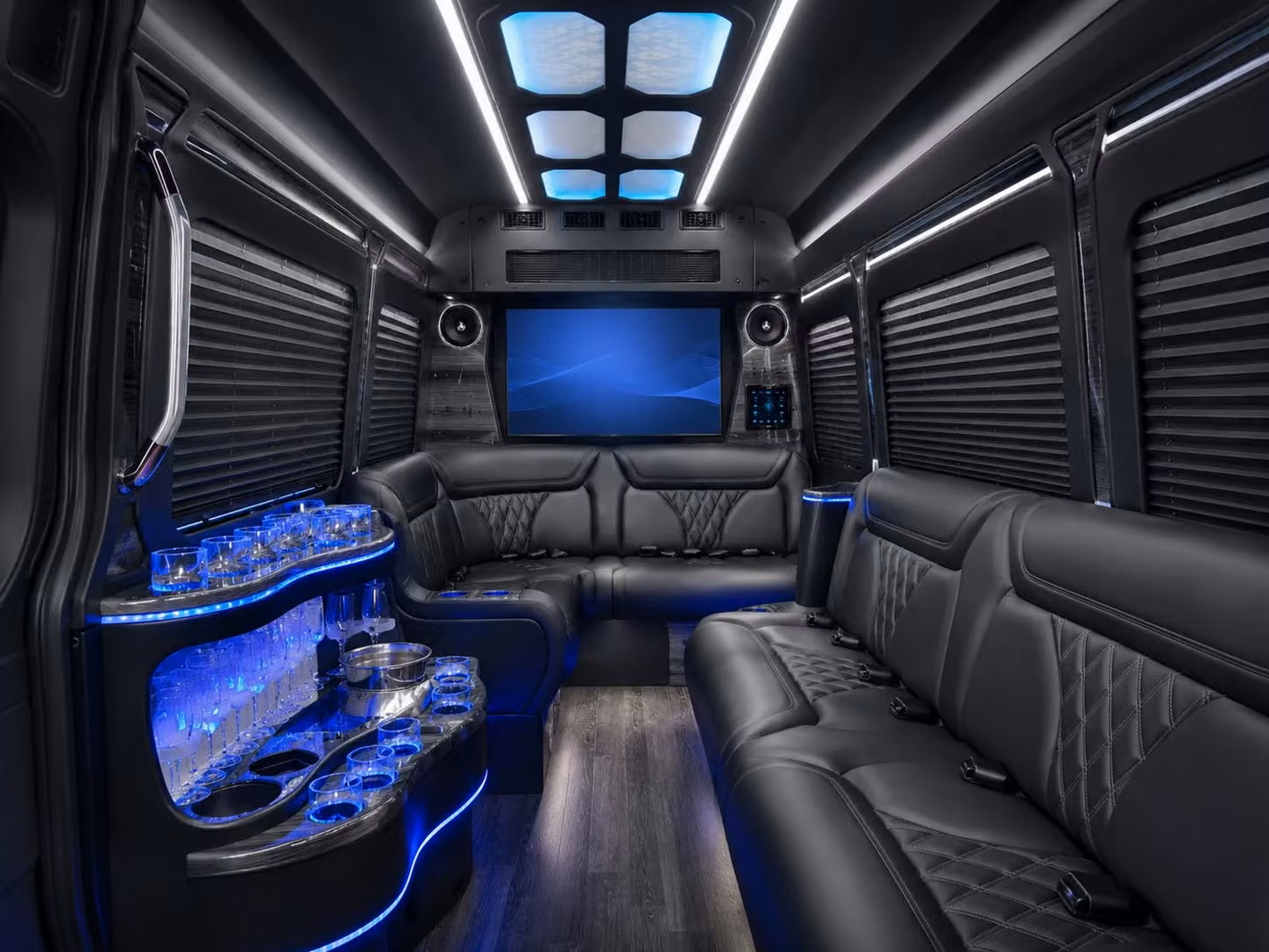 sports teams school groups and corporate groups all rely on long distance bus rentals in north miami